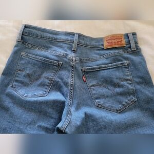 Levi's 311 Shaping Skinny Capri Jeans